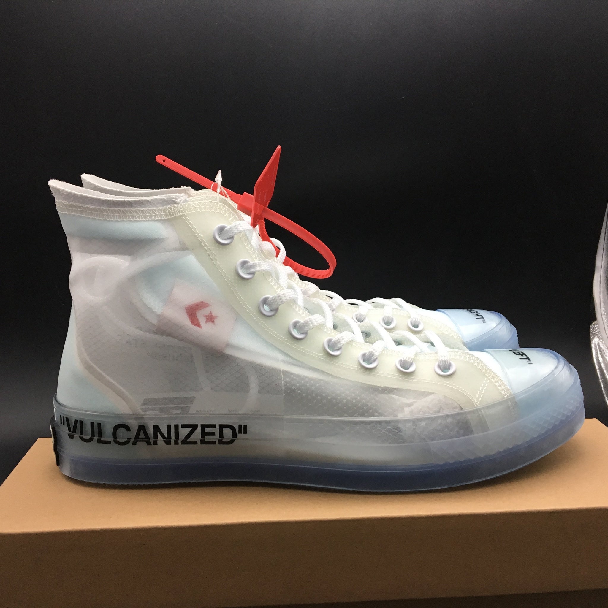 annoncere nødvendighed Møde Converse Chuck Taylor All-Star Hi Off-White – A-B Flyde Kickers